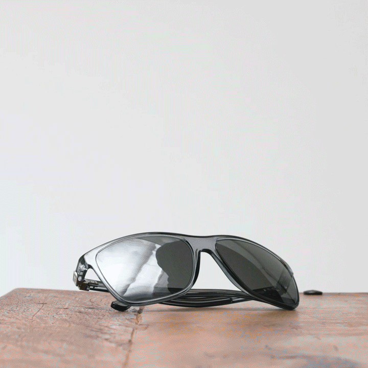 Gi48 Bold - grey in grey